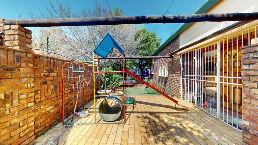 5 Bedroom Property for Sale in Potchefstroom North West